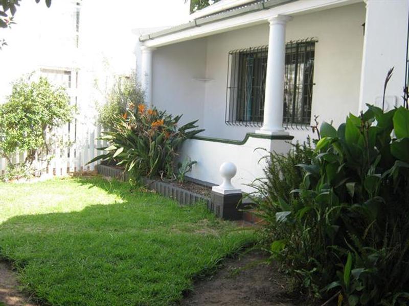 To Let 6 Bedroom Property for Rent in Observatory Western Cape